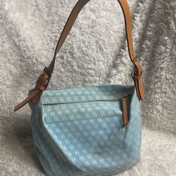 Dooney&Bourke canvas light blue &white logo print leather tan strap shoulder bag - Picture 1 of 15
